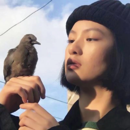 超火的头像女