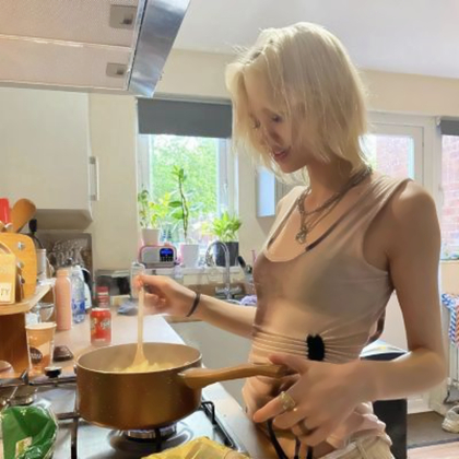 欧美头像女生小众高级高清真人图片