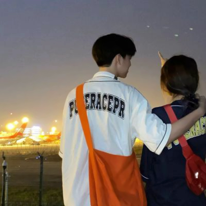 女生在男生怀中情侣头像图片