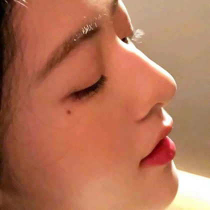 眼神女生头像