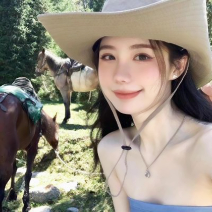 超火的头像女