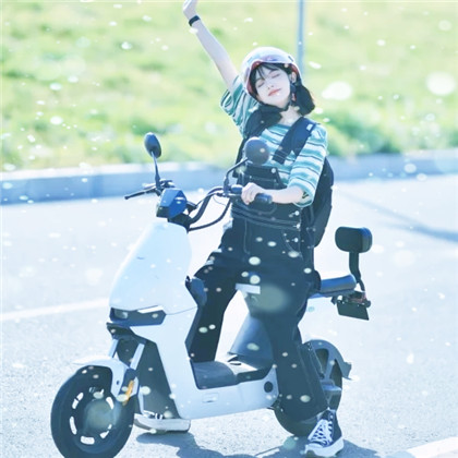 冬天飞雪特效女生唯美头像