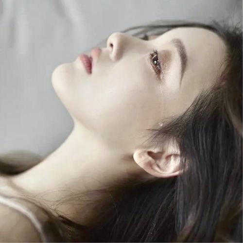 又伤感又emo的头像