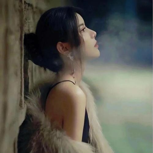 又伤感又emo的头像
