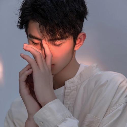 高级感抑郁男头高清