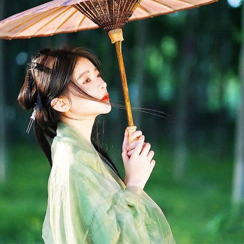 女生打伞古风想思真人头像