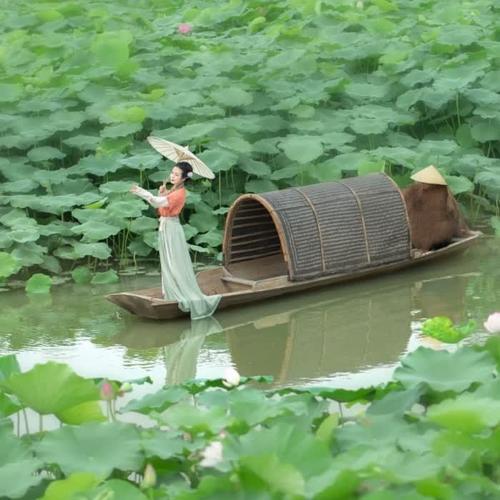 女生旅行旅游唯美高清头像 