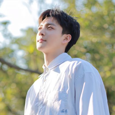 情侣头像真人一人一半