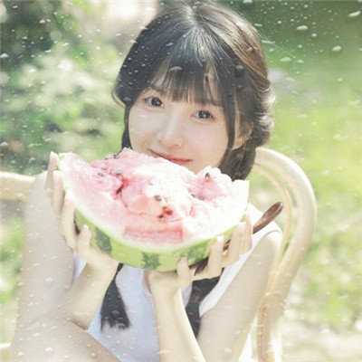 水珠特效唯美高清女生头像