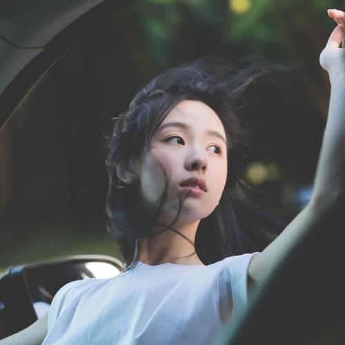 经典怀旧青春女生头像图片