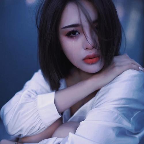女生绝望伤感高清好看的头像