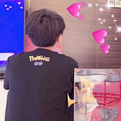 情侣头像真人一人一半