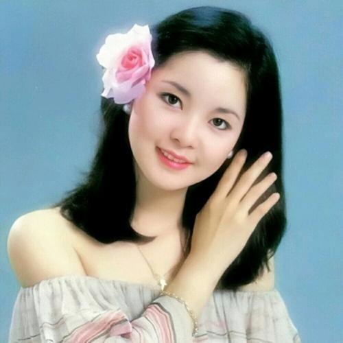 经典怀旧青春女生头像图片