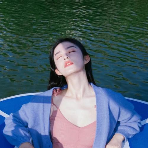 头像女生简单气质温柔
