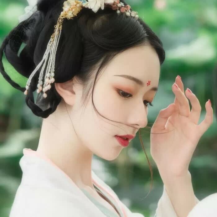 头像女生简单气质温柔