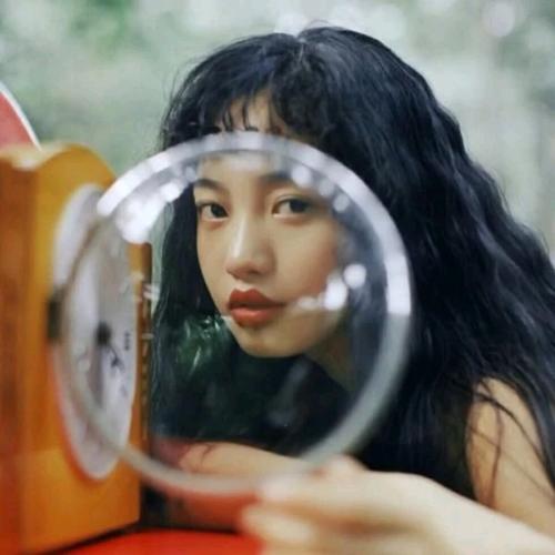 经典怀旧青春女生头像图片