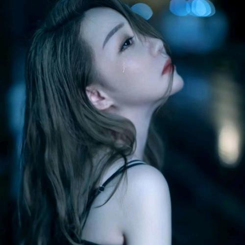 痛彻心扉伤感流泪女生头像图片