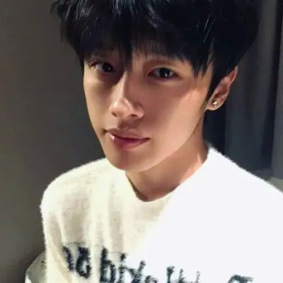 2025年男生必换的个性头像
