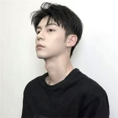 2025年引领潮流的男生头像