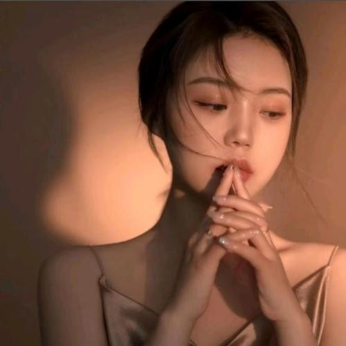 网易云emo伤感头像图片