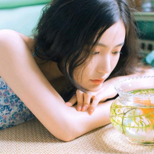 网易云emo伤感头像图片