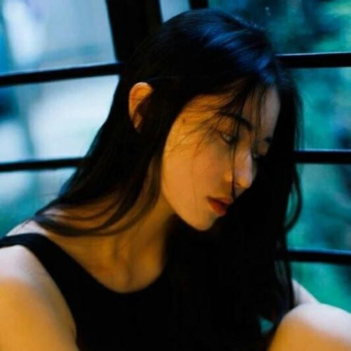 网易云emo伤感头像图片