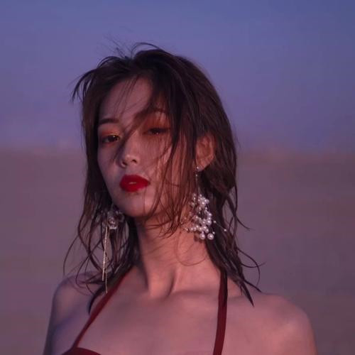 网易云头像女生伤感图片