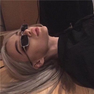 高级又沙雕的头像2025