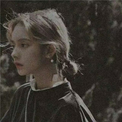 高级又沙雕的头像2025