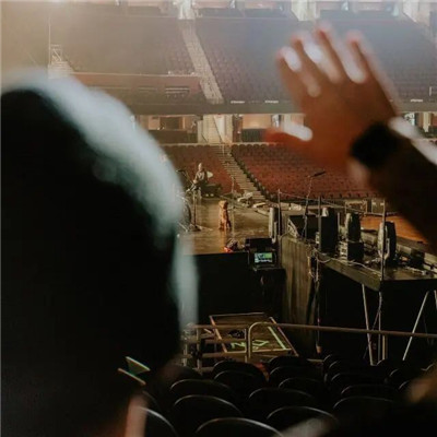 高级又沙雕的头像2025