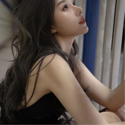 伤感好看让人一看就心疼的图片头像
