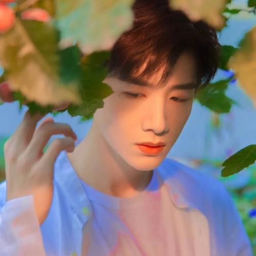 伤感好看让人一看就心疼的图片头像