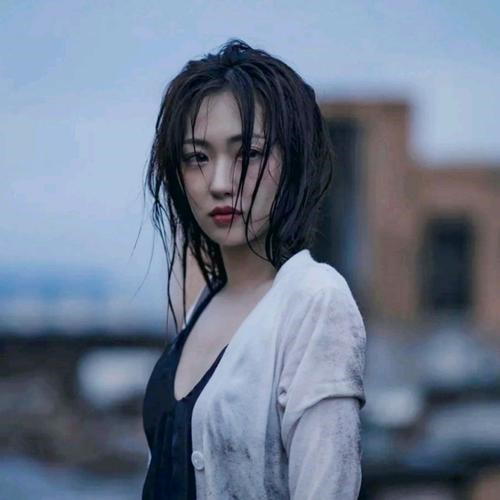 伤感好看让人一看就心疼的图片头像