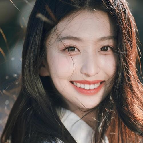 头像女生简单气质