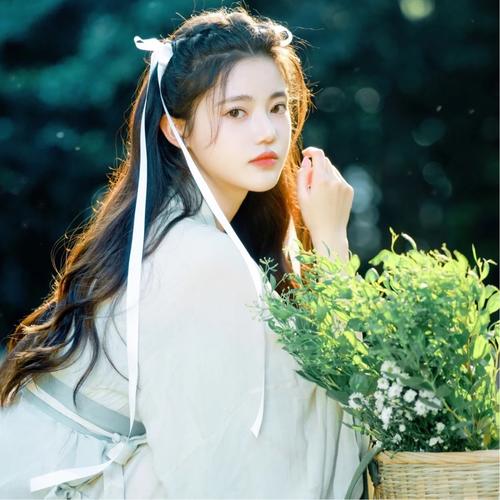 头像女生简单气质