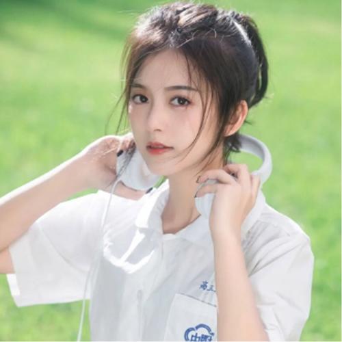头像女生简单气质