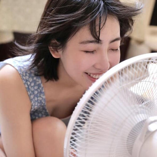 头像女生简单气质