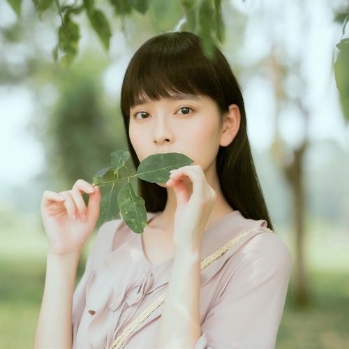 头像女生简单气质