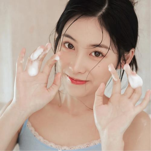头像女生简单气质