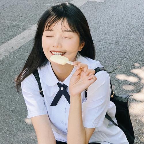 头像女生简单气质