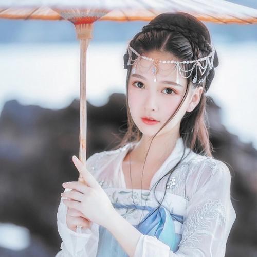 头像女生简单气质