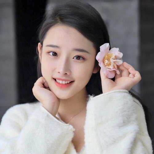 头像女生简单气质