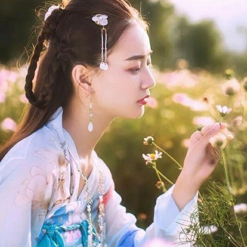 微信女生高清头像图片2025最火爆好看