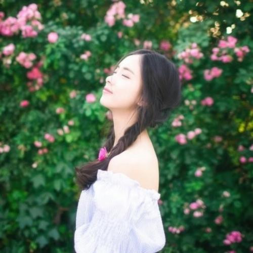 微信女生高清头像图片2025最火爆好看