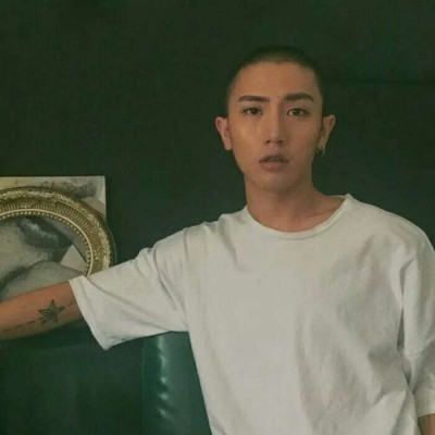 短发头像图片男生霸气冷酷真人高清