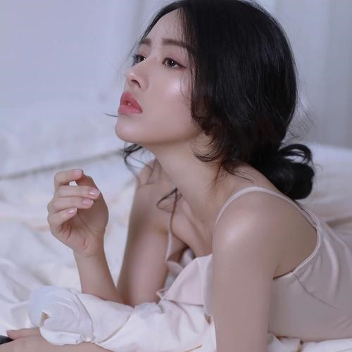 想一个人的头像女