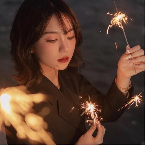 想一个人的头像女