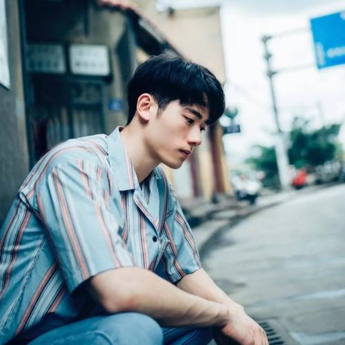 男生思念头像