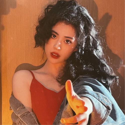 怀旧复古女生头像