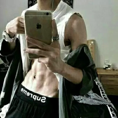 帅气男生腹肌照片头像